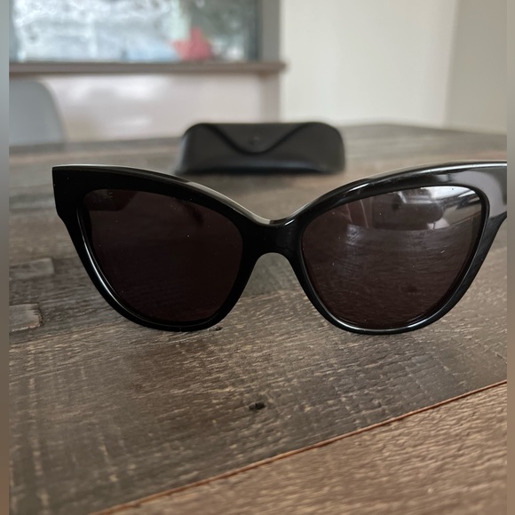 DIFF sunglasses - Picture 2 of 6